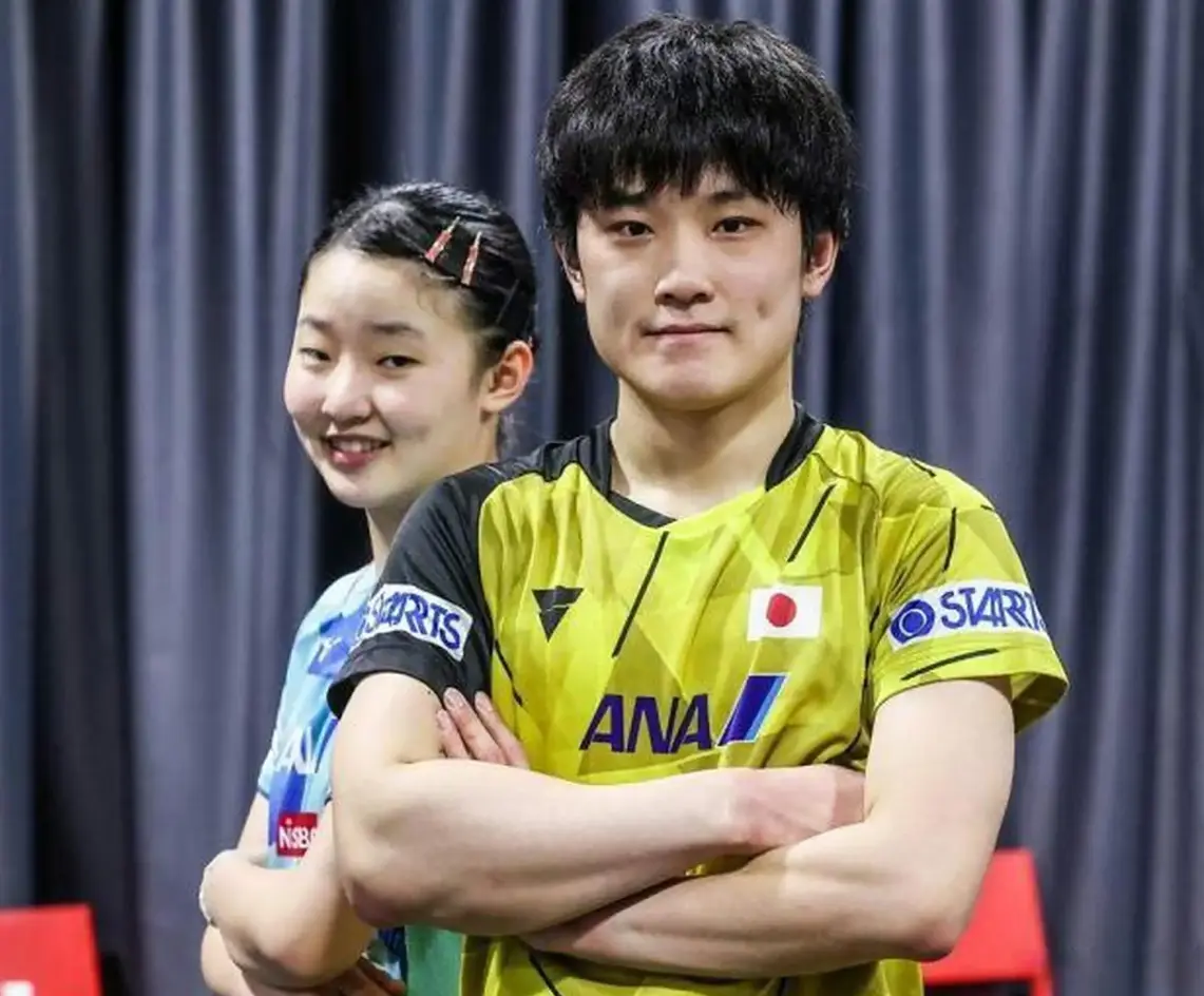 登顶, 妹妹女双晋