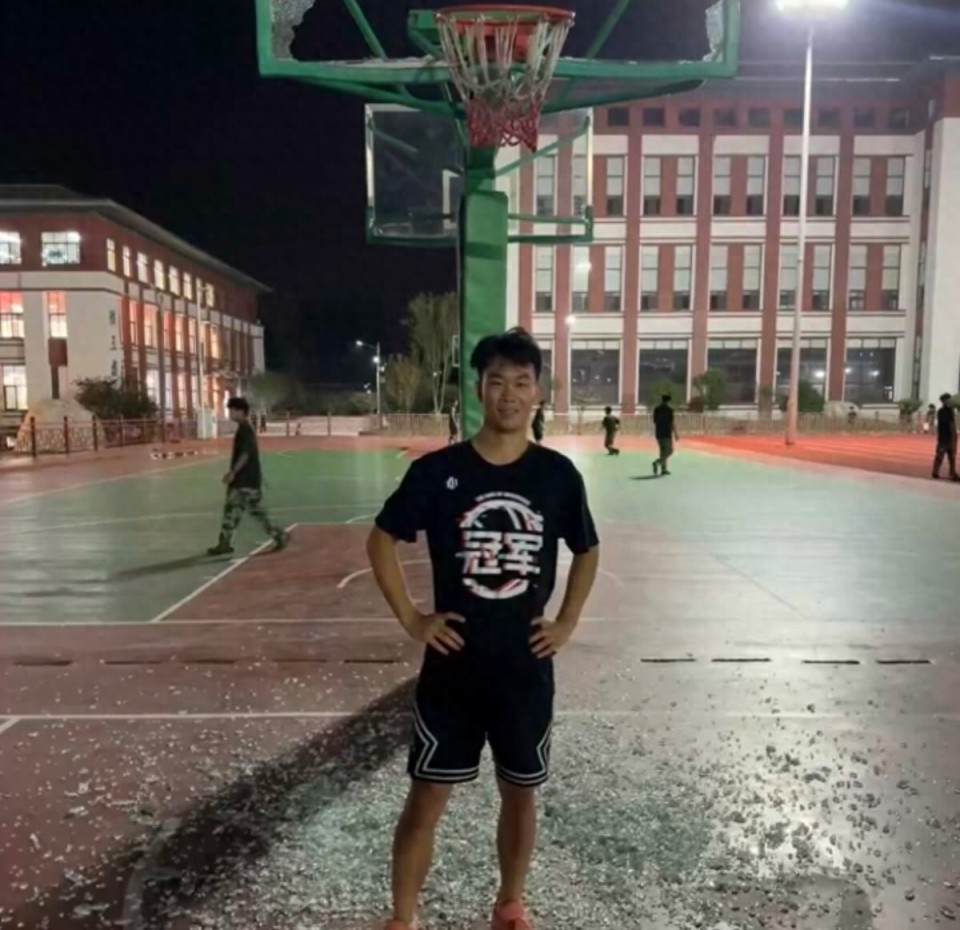 意将篮板扣, 碎篮板, 是相当优秀