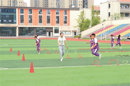 洪雅彭静老, 体能 洪雅彭静老, 体能