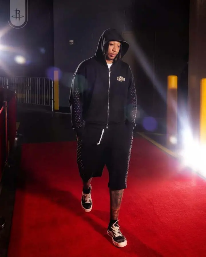 现出了超越 现出了超越