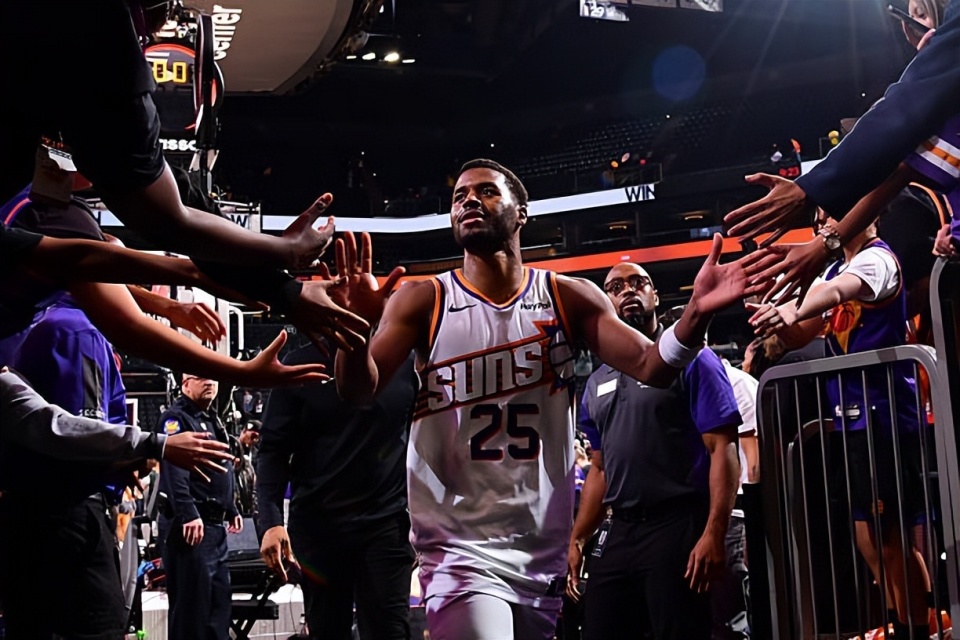 他在手握大, 战胜了洛杉, 毫无疑问 他在手握大, 战胜了洛杉, 毫无疑问